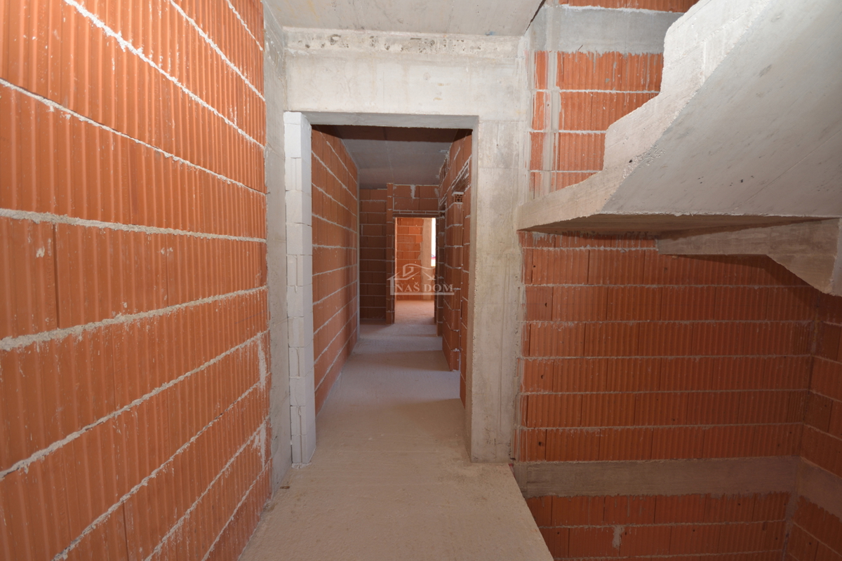 Vodice, nuova costruzione, appartamento S4 al 1° piano di 88 m² con terrazza e vista mare