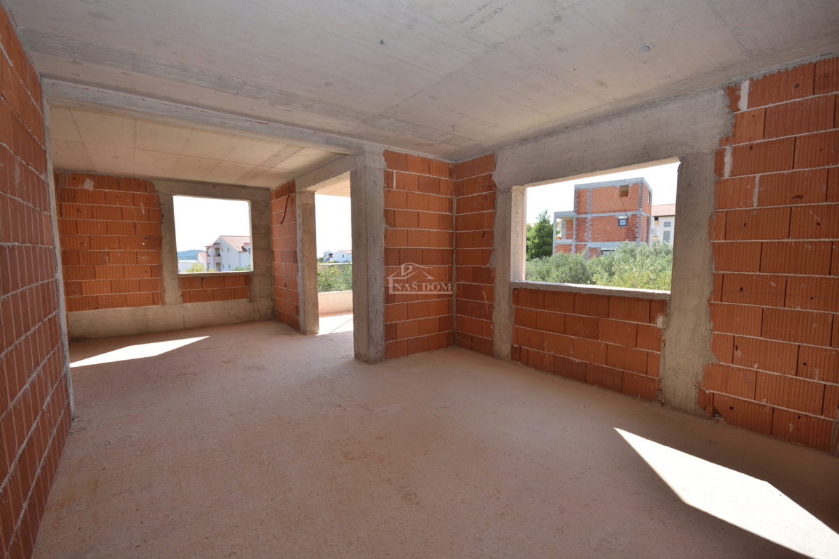 Vodice, nuova costruzione, appartamento S4 al 1° piano di 88 m² con terrazza e vista mare