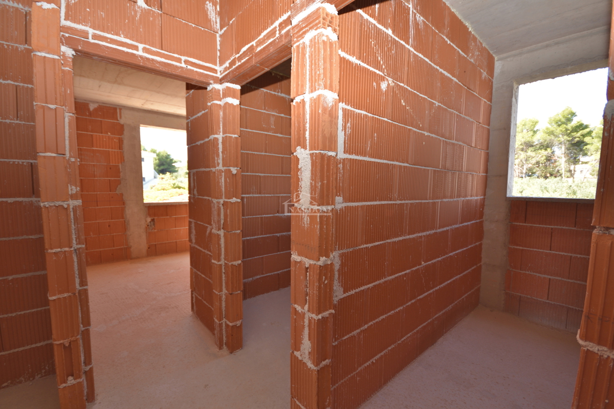 Vodice, nuova costruzione, appartamento S4 al 1° piano di 88 m² con terrazza e vista mare