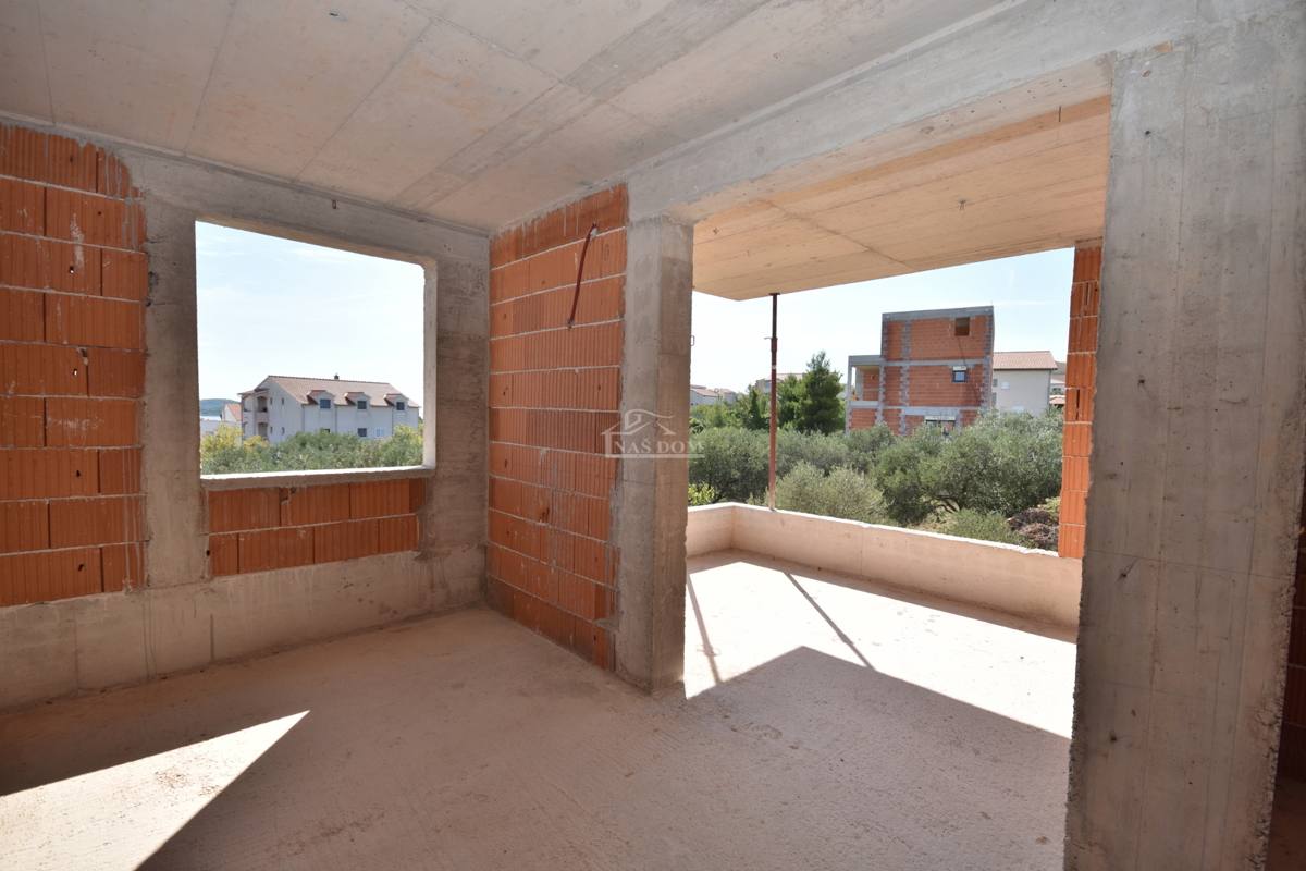 Vodice, nuova costruzione, appartamento S4 al 1° piano di 88 m² con terrazza e vista mare