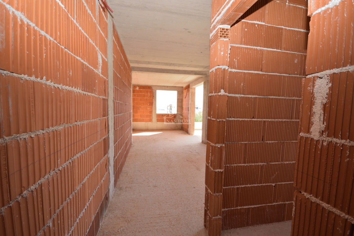 Vodice, nuova costruzione, appartamento S4 al 1° piano di 88 m² con terrazza e vista mare