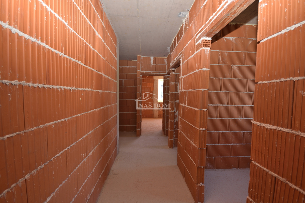 Vodice, nuova costruzione! Appartamento S4 al primo piano di 88 m² con terrazza e vista mare