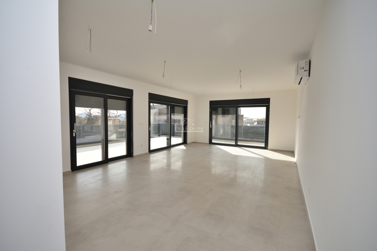 Tribunj - Appartamento di lusso S4 al primo piano, a soli 250 m dalla spiaggia