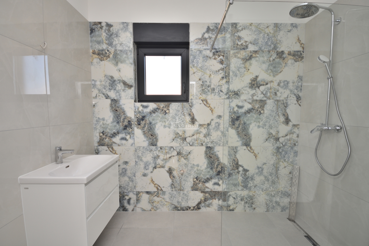 Tribunj - Appartamento di lusso S4 al primo piano, a soli 250 m dalla spiaggia