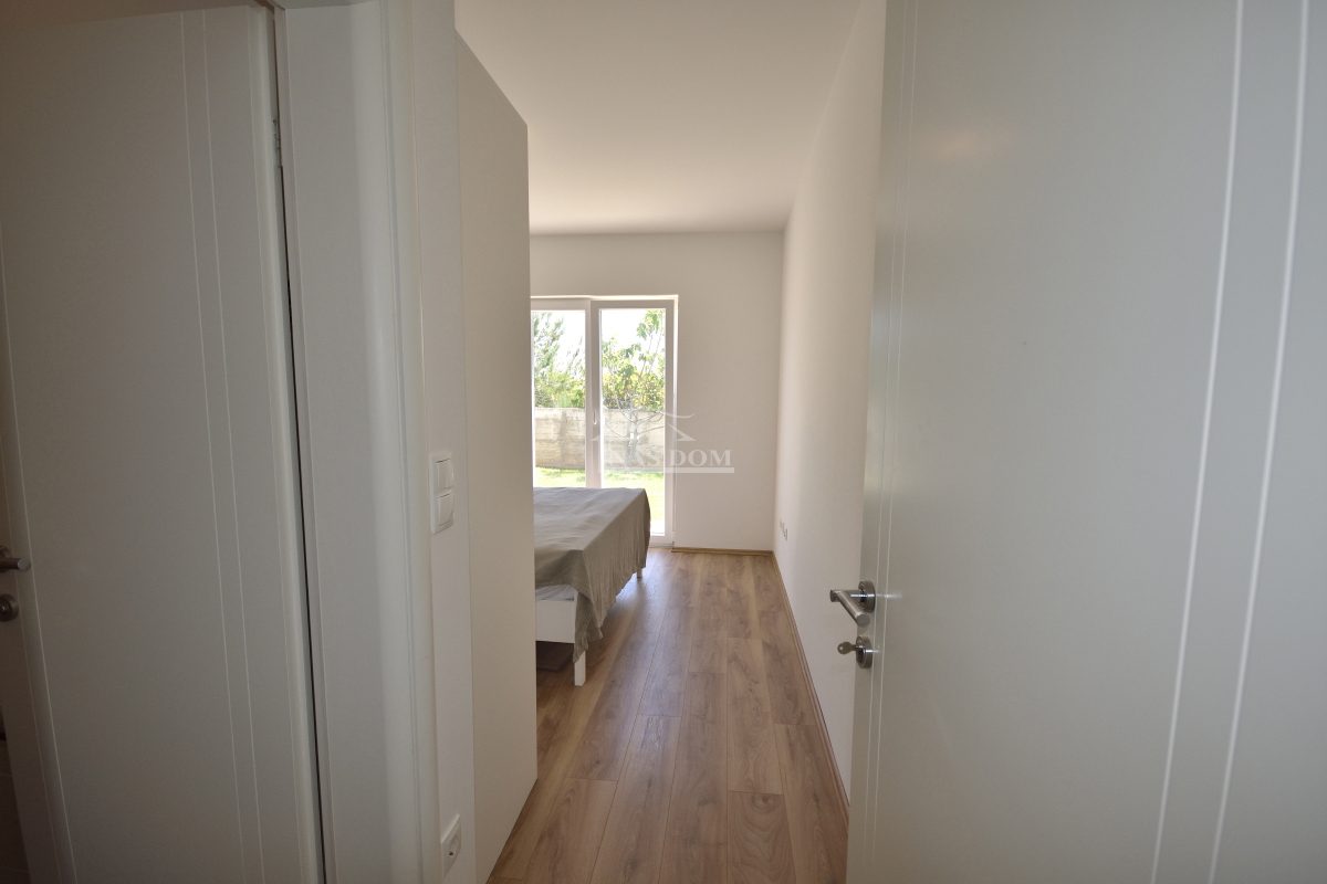 Srima, Vodice - Casa con 4 appartamenti e piscina, a 800 m dalla spiaggia