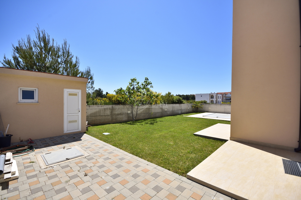 Srima, Vodice - Casa con 4 appartamenti e piscina, a 800 m dalla spiaggia