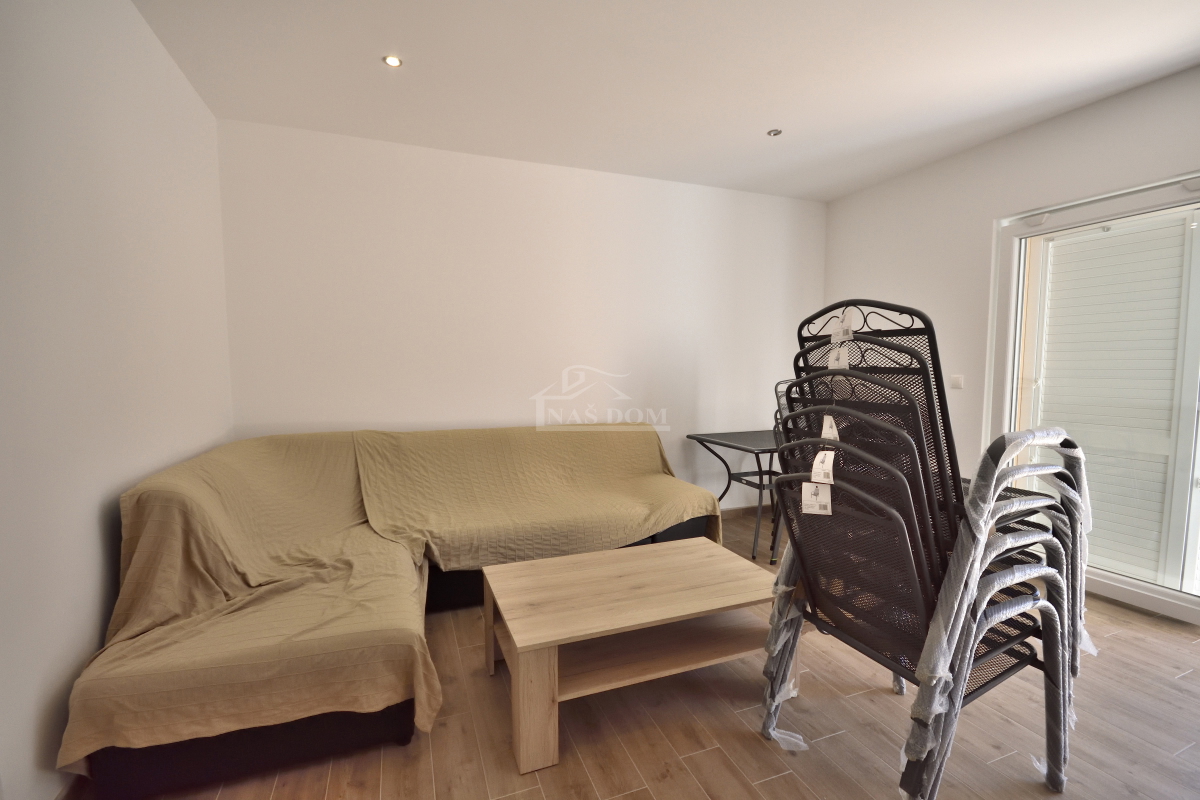 Srima, Vodice - Casa con 4 appartamenti e piscina, a 800 m dalla spiaggia