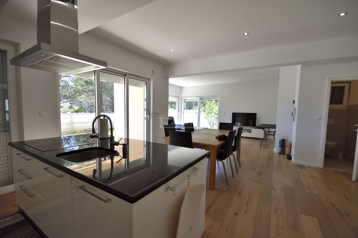 Srima, Vodice - Casa con 4 appartamenti e piscina, a 800 m dalla spiaggia