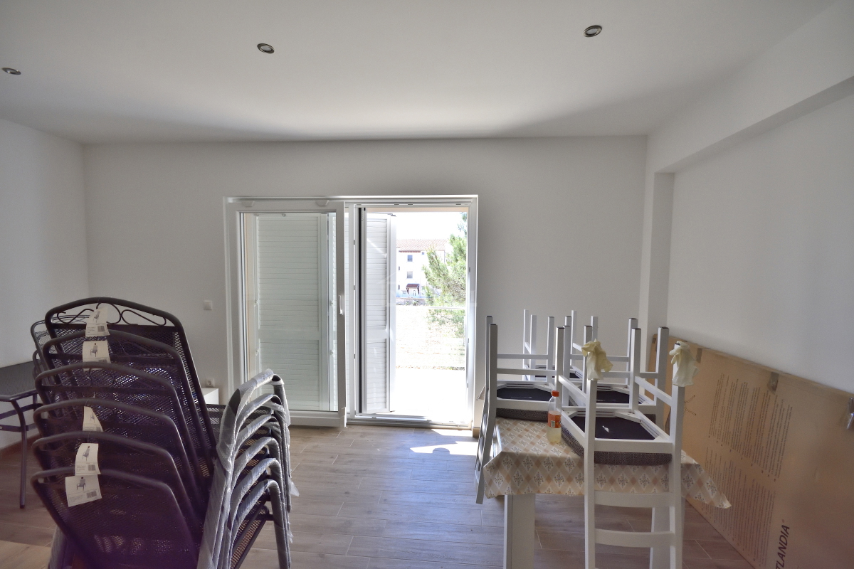 Srima, Vodice - Casa con 4 appartamenti e piscina, a 800 m dalla spiaggia