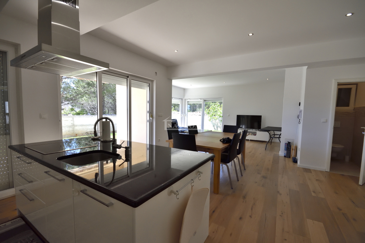 Srima, Vodice - Casa con 4 appartamenti e piscina, a 800 m dalla spiaggia