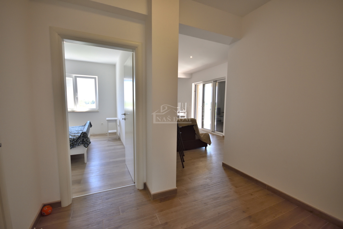 Srima, Vodice - Casa con 4 appartamenti e piscina, a 800 m dalla spiaggia