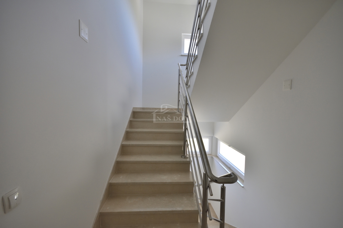 Srima, Vodice - Casa con 4 appartamenti e piscina, a 800 m dalla spiaggia