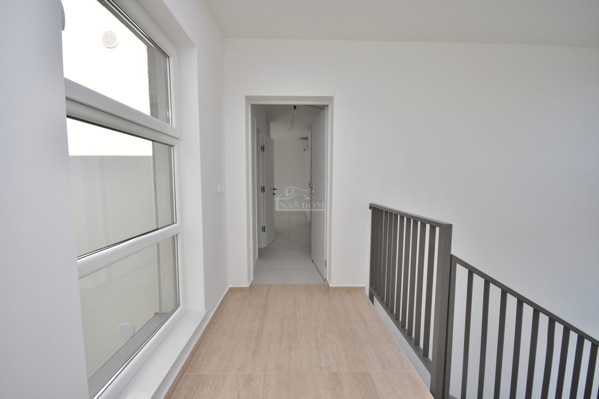 Vodice - Appartamento S7 con vista mare, posizione eccellente