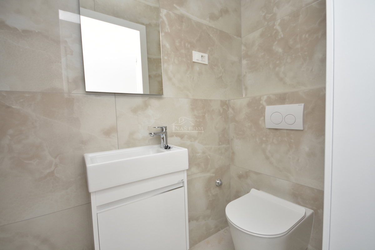 Vodice - Appartamento S7 con vista mare, posizione eccellente