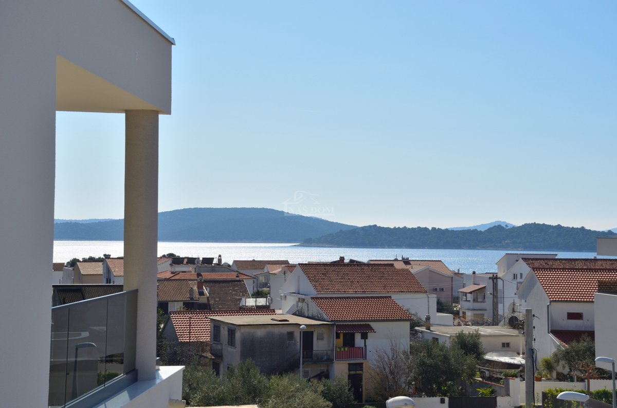 Vodice - Appartamento S7 con vista mare, posizione eccellente