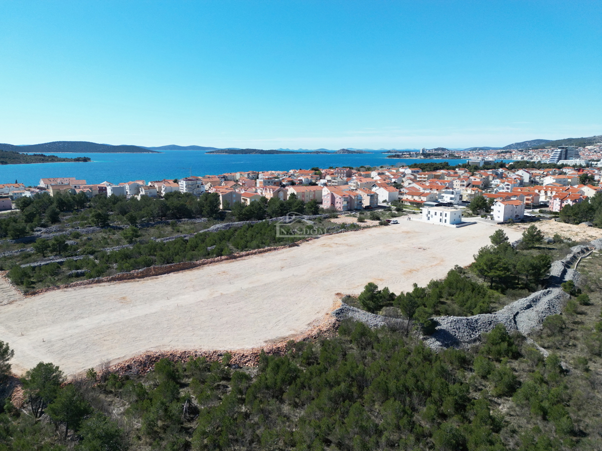Srima, Vodice - terreno edificabile 710 m², 550 m dalla spiaggia