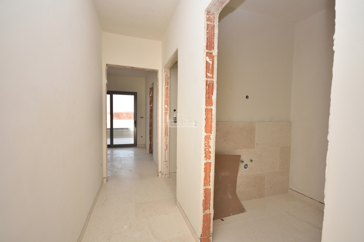 Vodice - Attico di lusso S4 con ascensore, vista mare, posizione eccellente