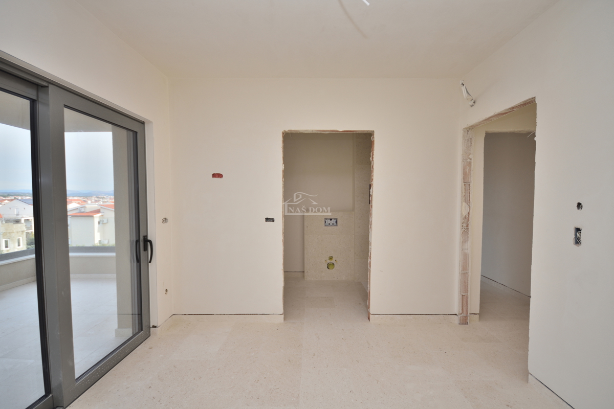 Vodice - Attico di lusso S4 con ascensore, vista mare, posizione eccellente