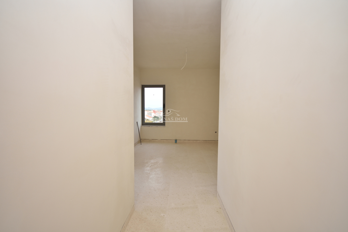 Vodice - Attico di lusso S4 con ascensore, vista mare, posizione eccellente