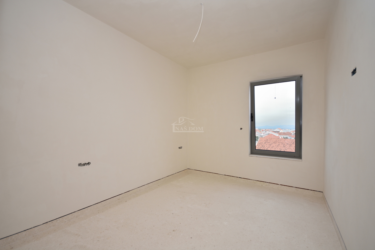 Vodice - Attico di lusso S4 con ascensore, vista mare, posizione eccellente