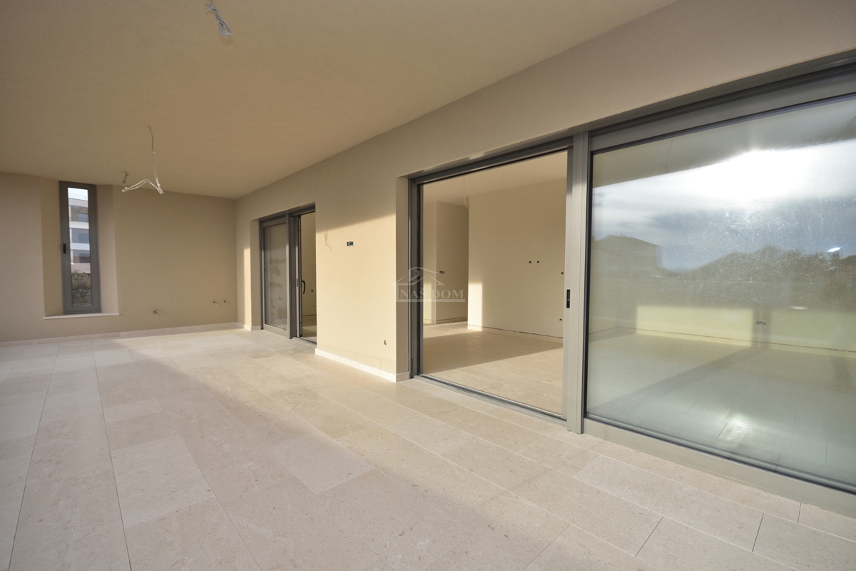 Vodice - Attico di lusso S4 con ascensore, vista mare, posizione eccellente