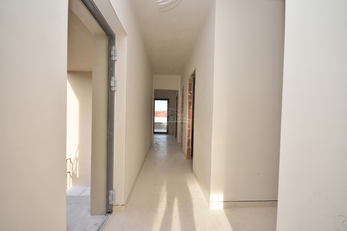 Vodice - Attico di lusso S4 con ascensore, vista mare, posizione eccellente