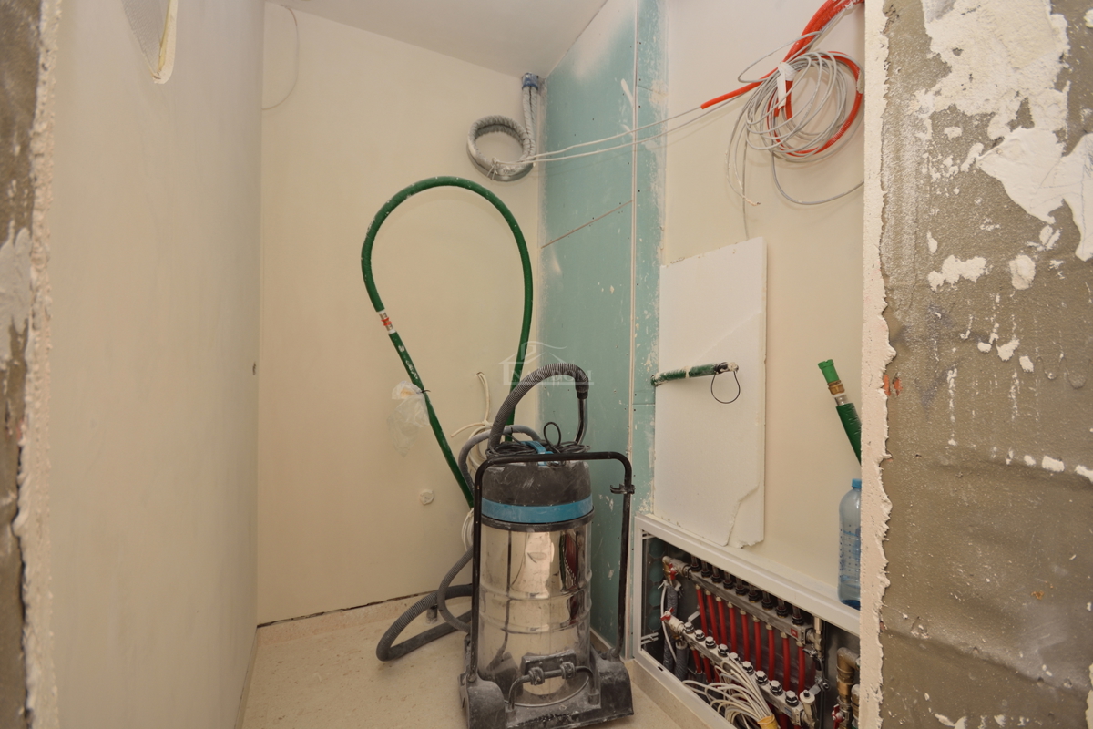 Vodice - Attico di lusso S4 con ascensore, vista mare, posizione eccellente