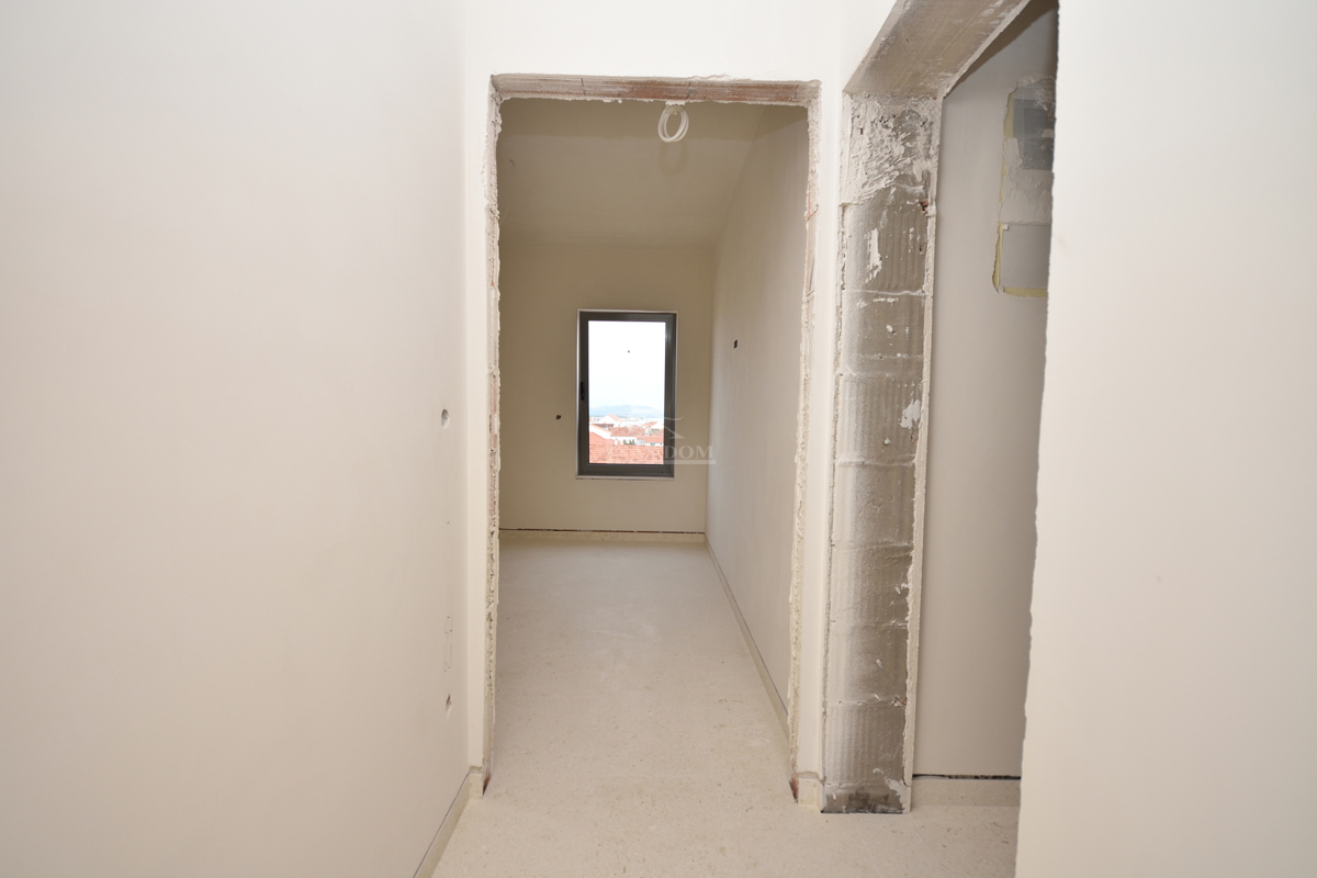 Vodice - Attico di lusso S4 con ascensore, vista mare, posizione eccellente