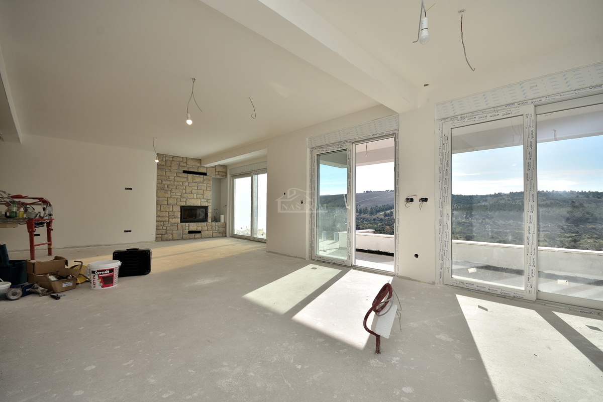 Šibenik, Donje Polje - villa con piscina