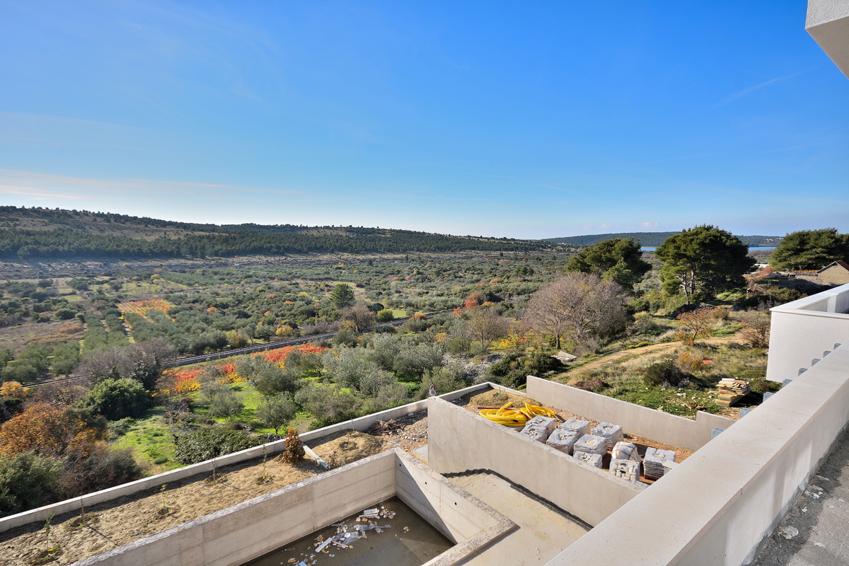 Šibenik, Donje Polje - villa con piscina