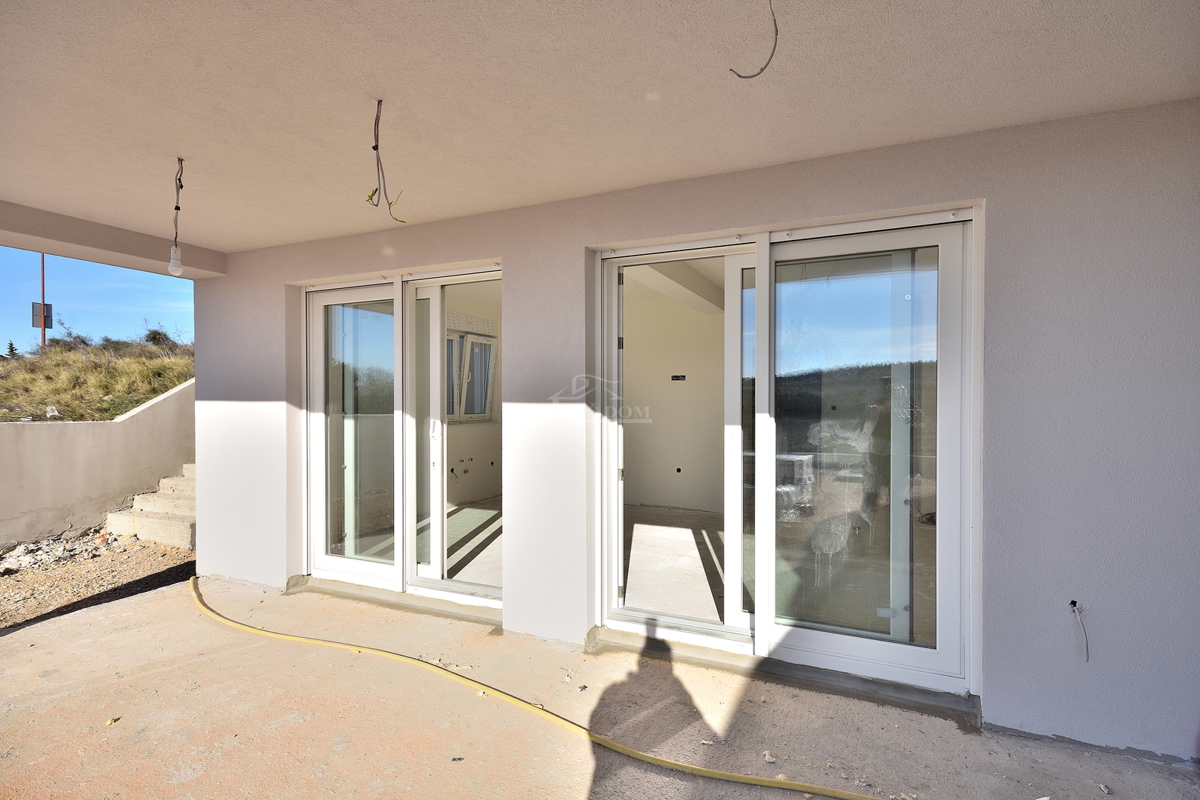 Šibenik, Donje Polje - villa con piscina