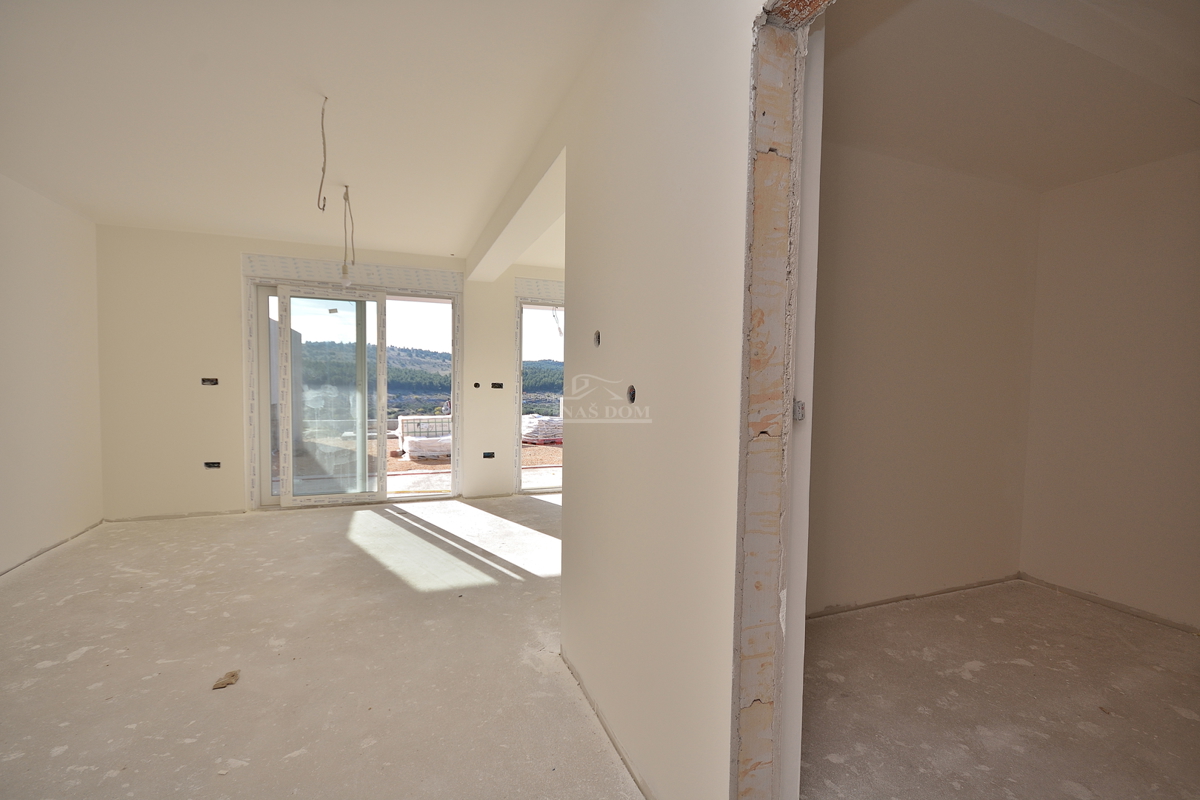 Šibenik, Donje Polje - villa con piscina