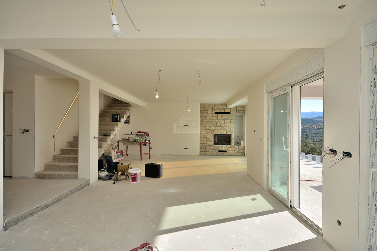 Šibenik, Donje Polje - villa con piscina