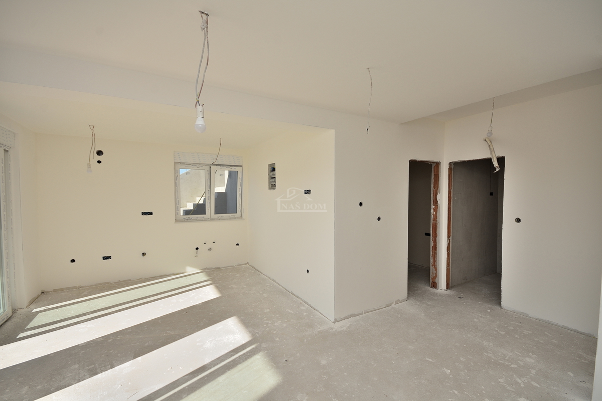 Šibenik, Donje Polje - villa con piscina