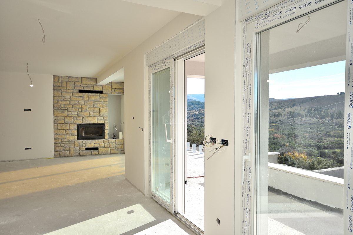 Šibenik, Donje Polje - villa con piscina