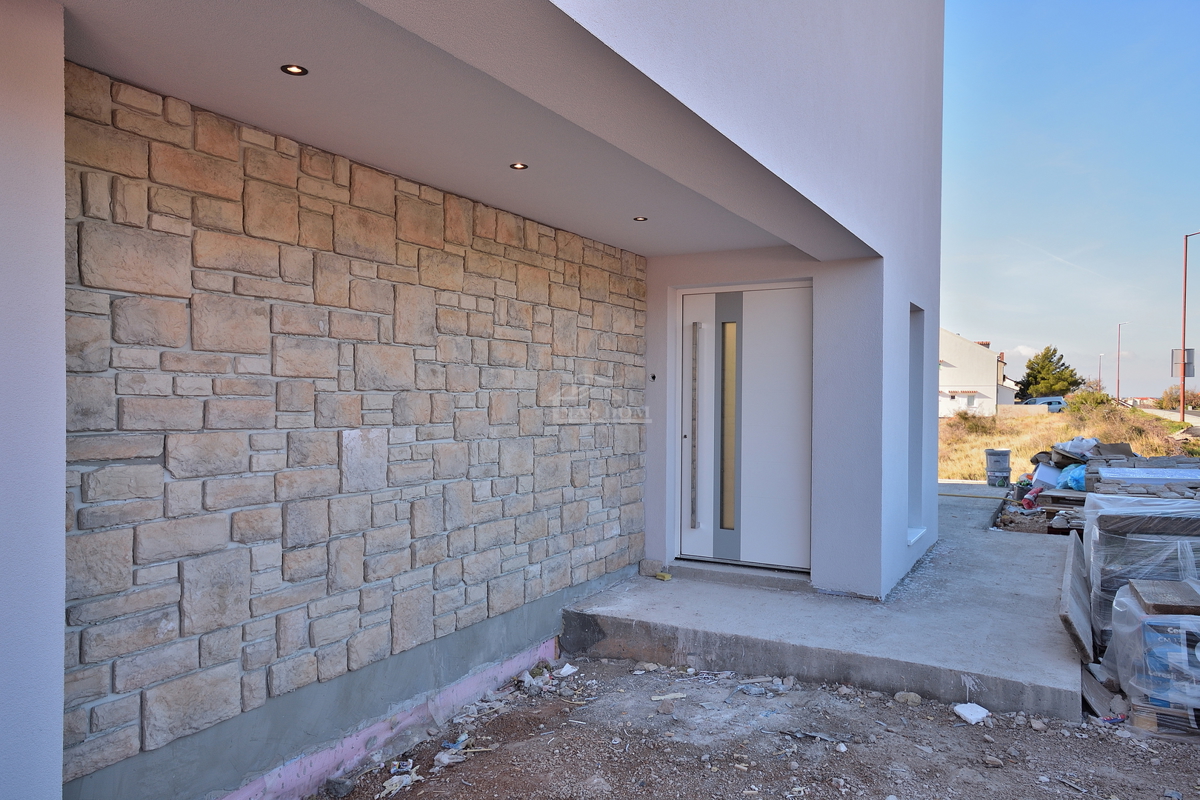 Šibenik, Donje Polje - villa con piscina