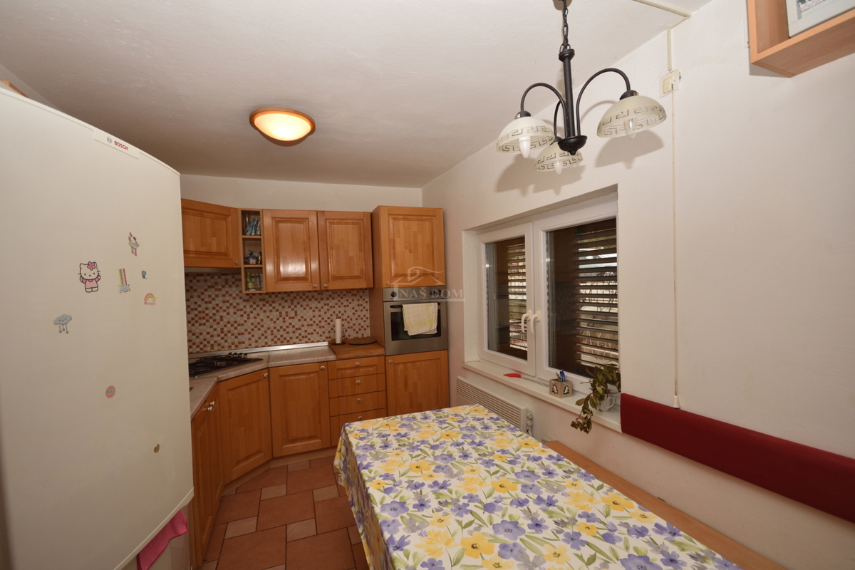 Vodice - casa indipendente con 2 appartamenti e garage