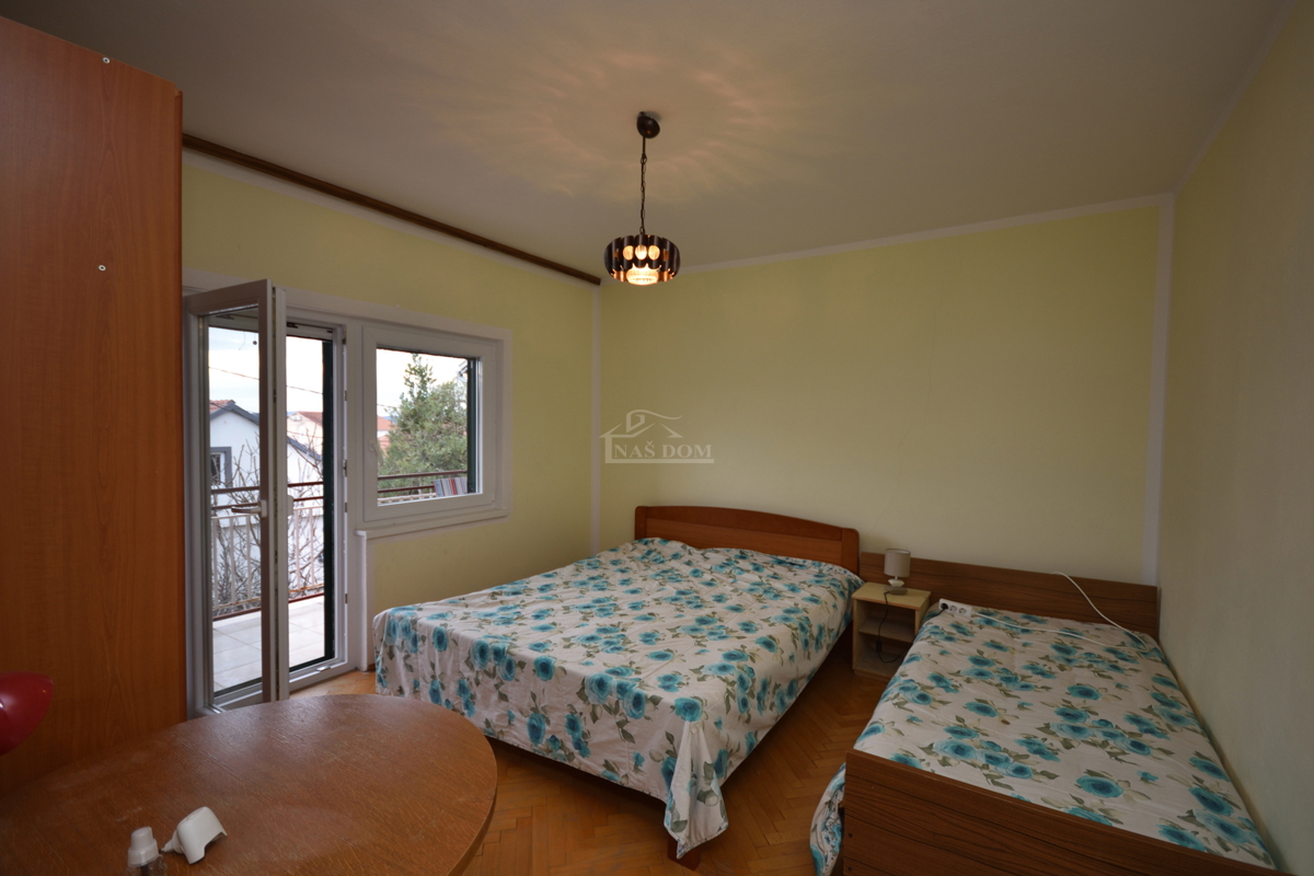 Vodice - casa indipendente con 2 appartamenti e garage