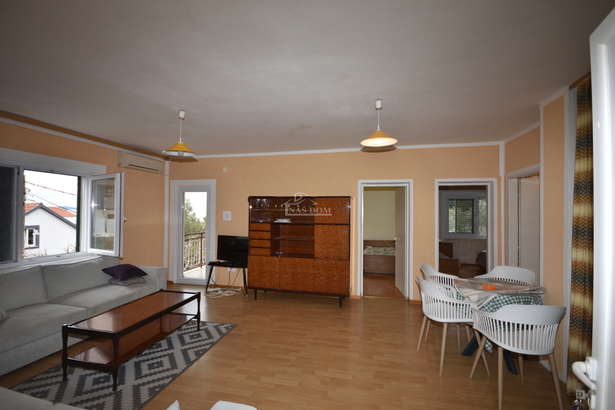 Vodice - casa indipendente con 2 appartamenti e garage