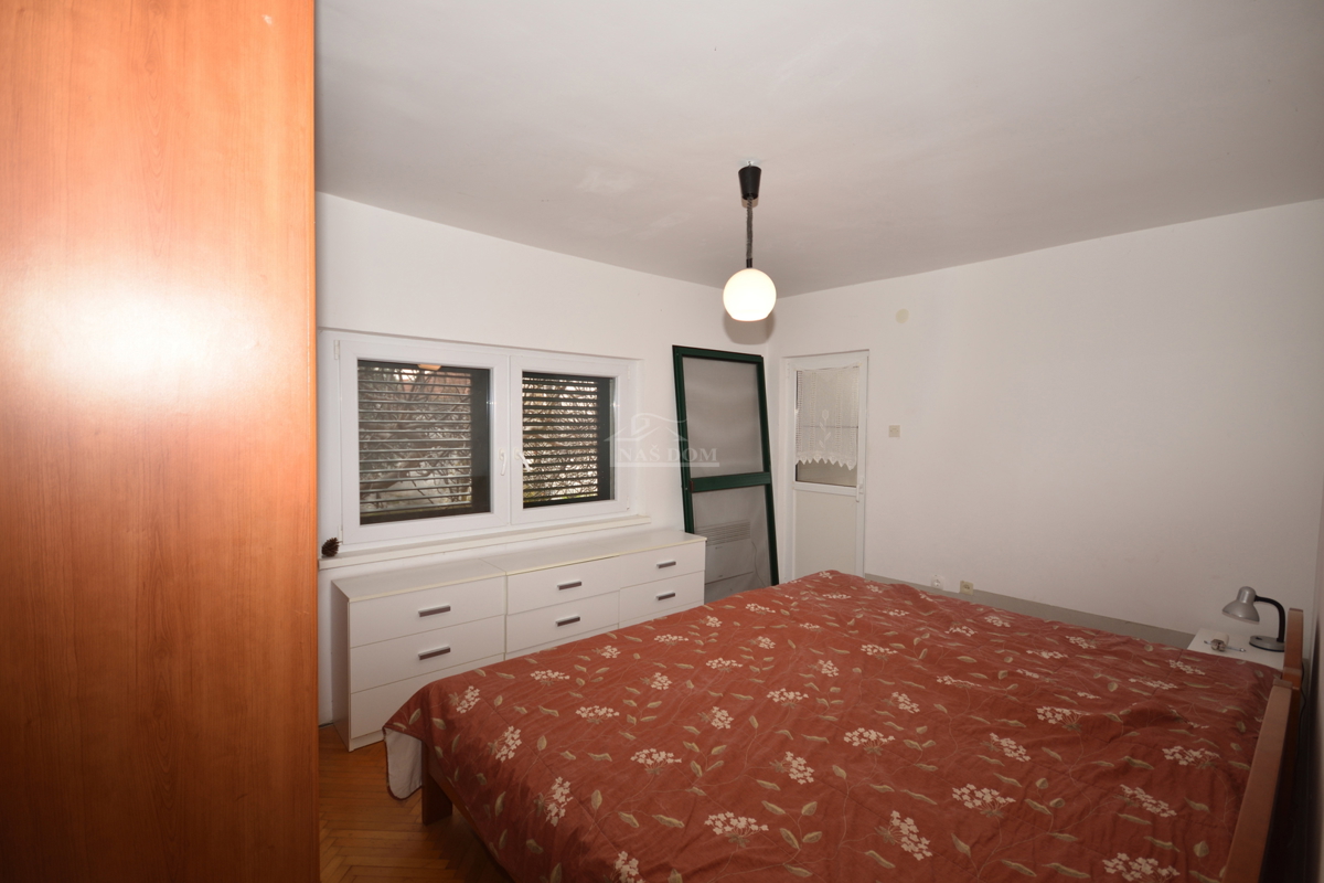 Vodice - casa indipendente con 2 appartamenti e garage