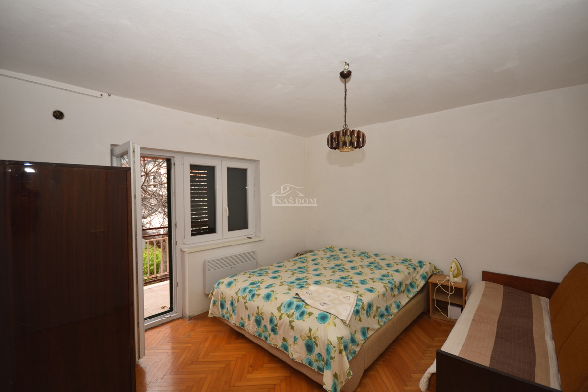 Vodice - casa indipendente con 2 appartamenti e garage