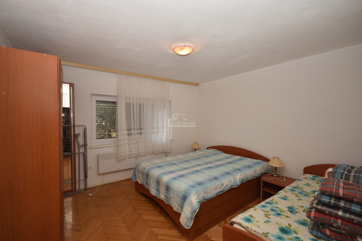 Vodice - casa indipendente con 2 appartamenti e garage