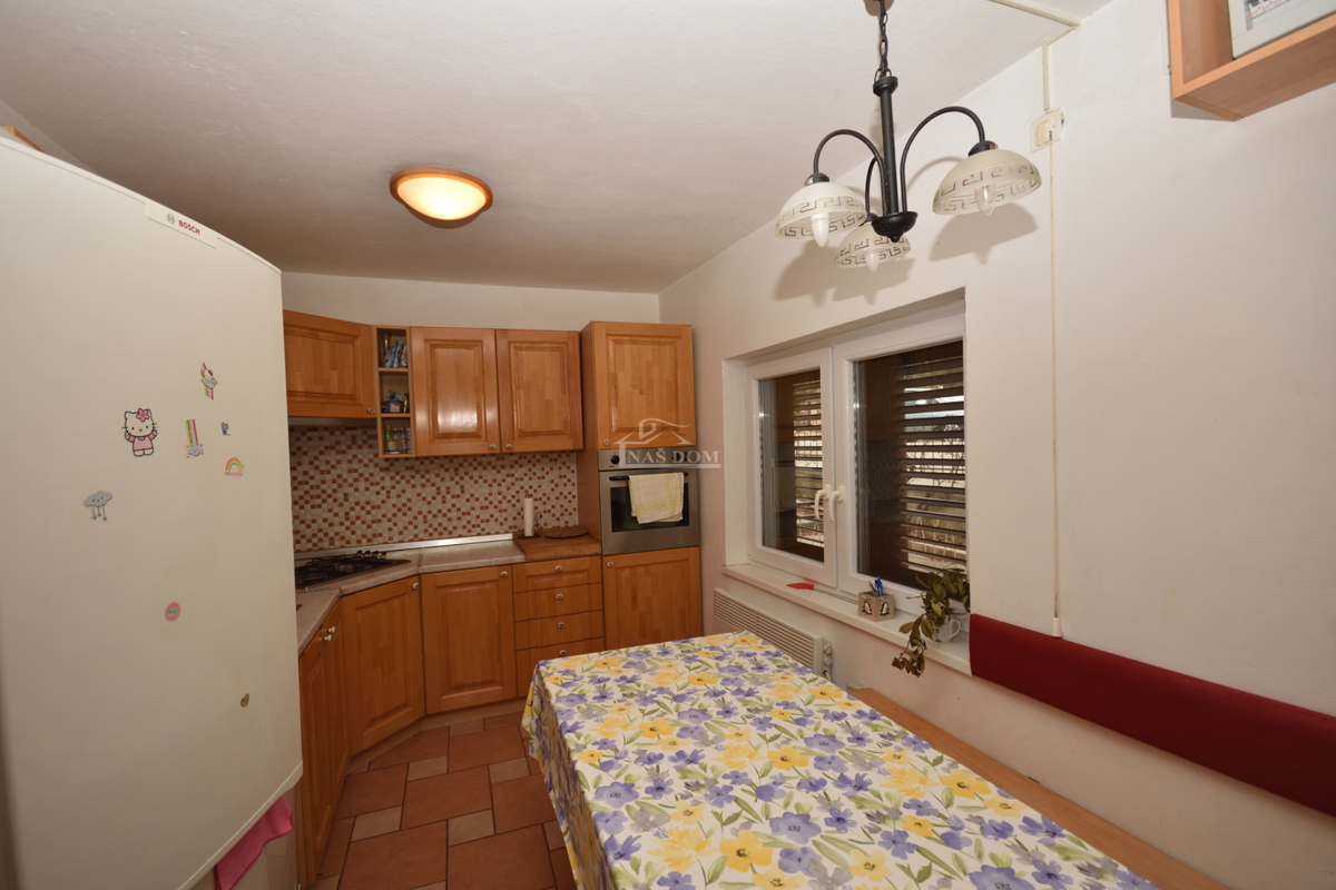 Vodice - casa indipendente con 2 appartamenti e garage