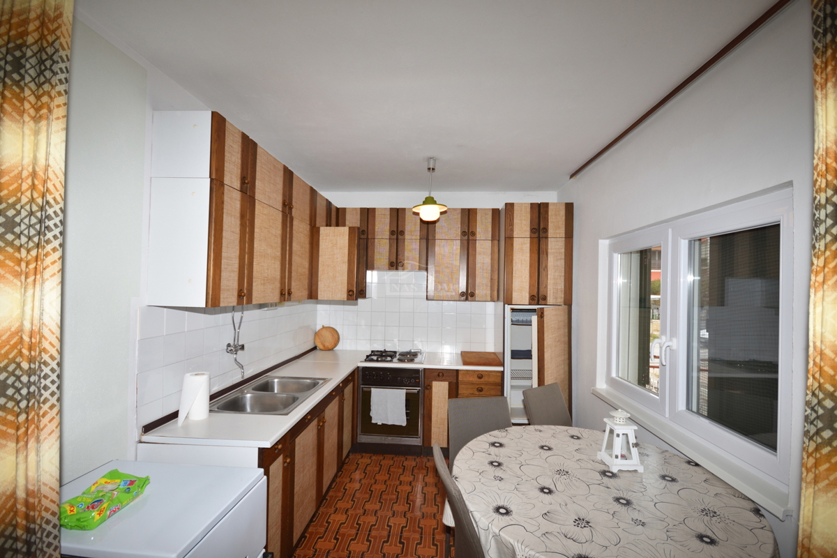 Vodice - casa indipendente con 2 appartamenti e garage