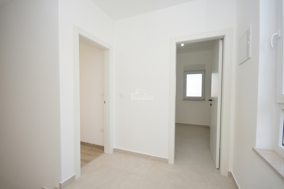 Žaborić – moderna doppia villetta S1, a 70 m dal mare, nuova costruzione con giardino e terrazza