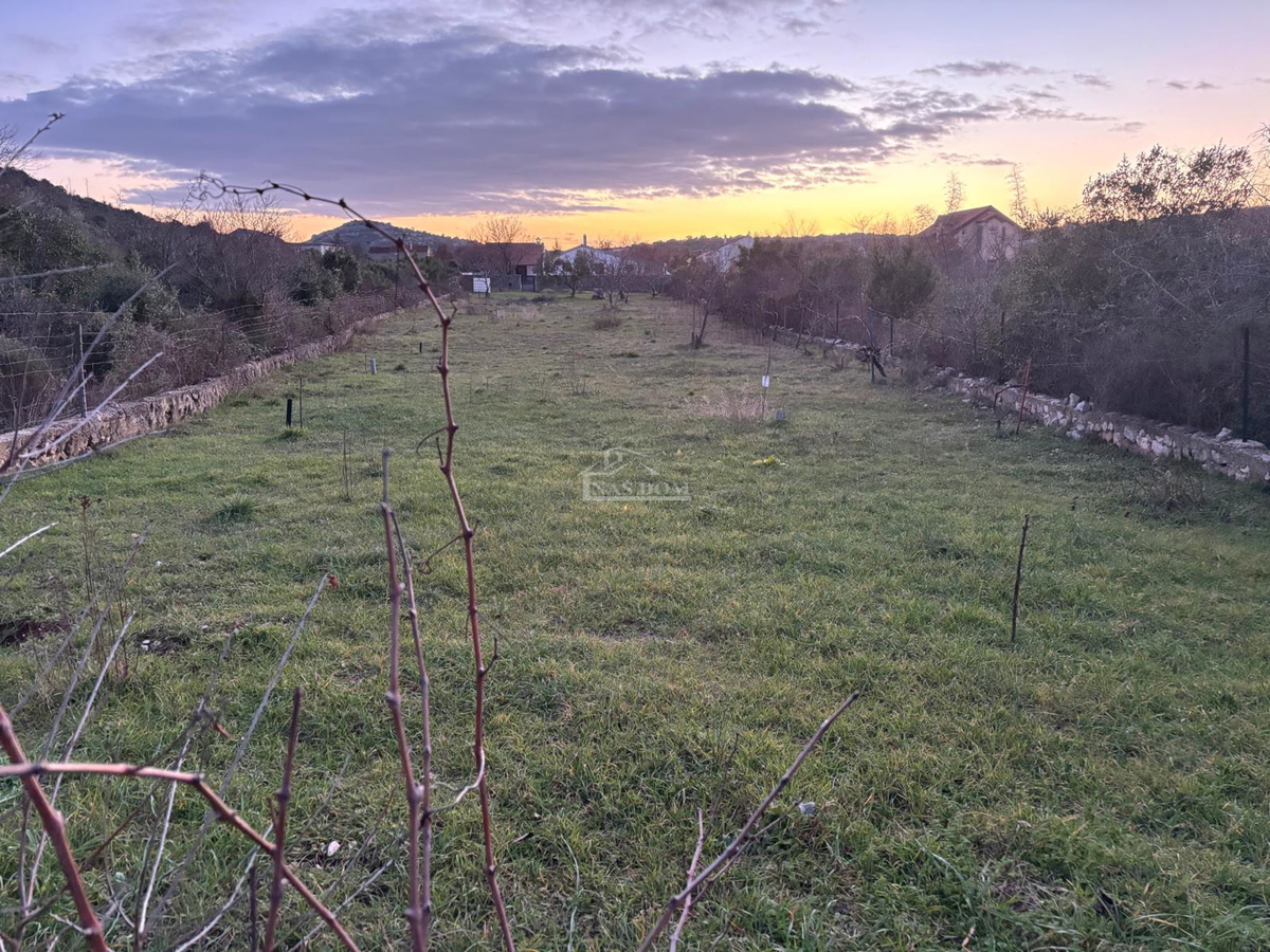 Terreno edificabile 1162, a 6 km da Vodice