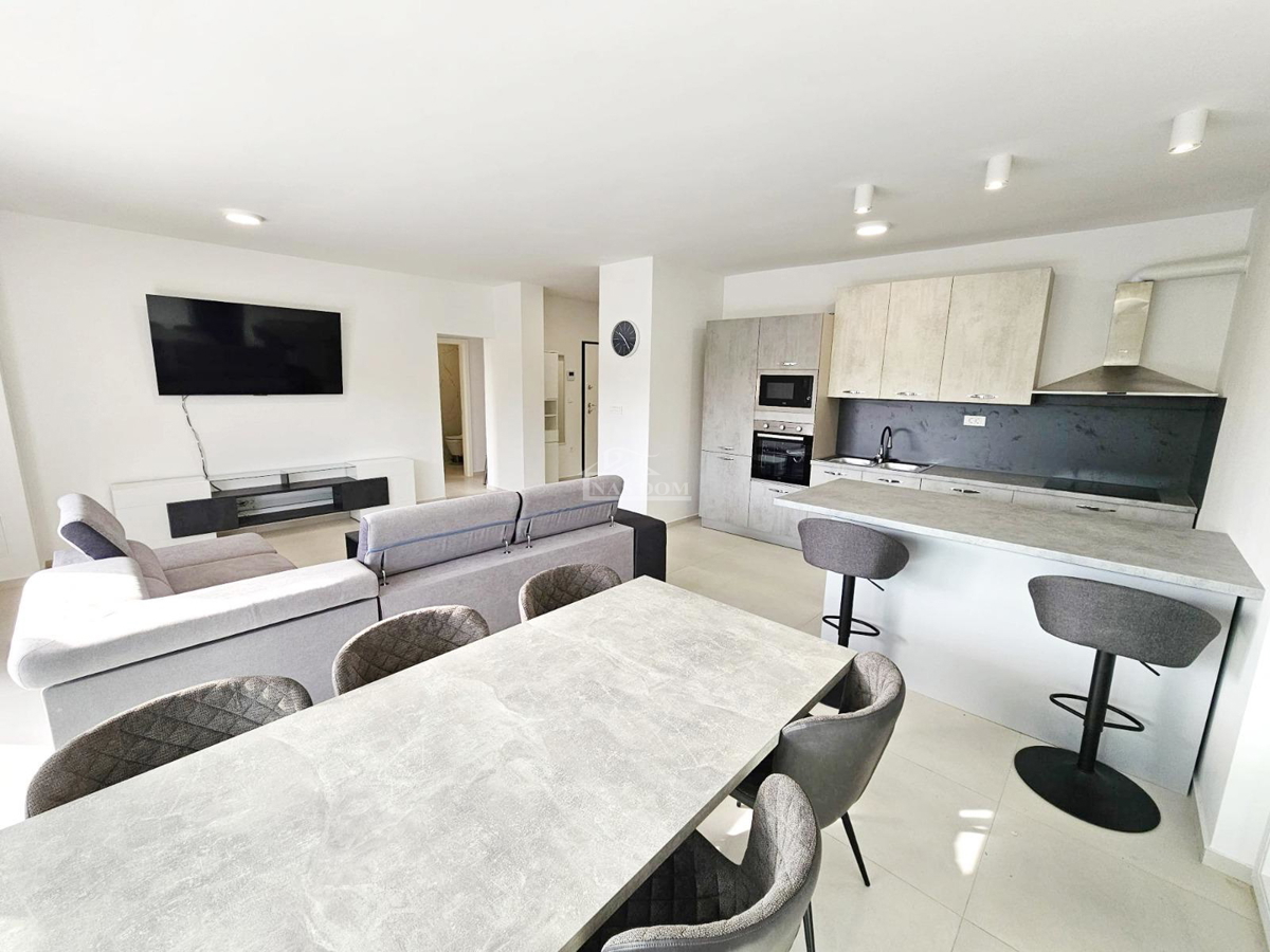 Vodice-Srima - Attico in prima fila sul mare