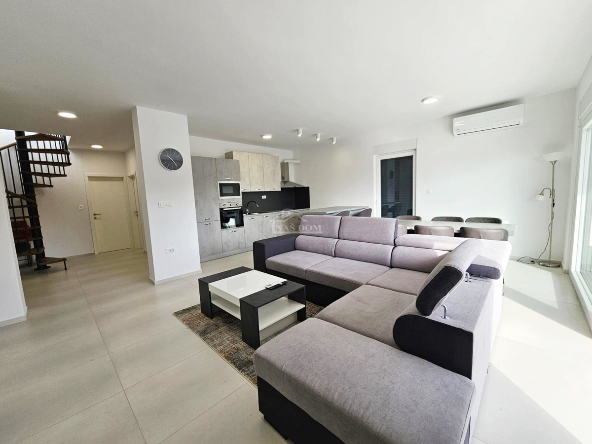 Vodice-Srima - Attico in prima fila sul mare