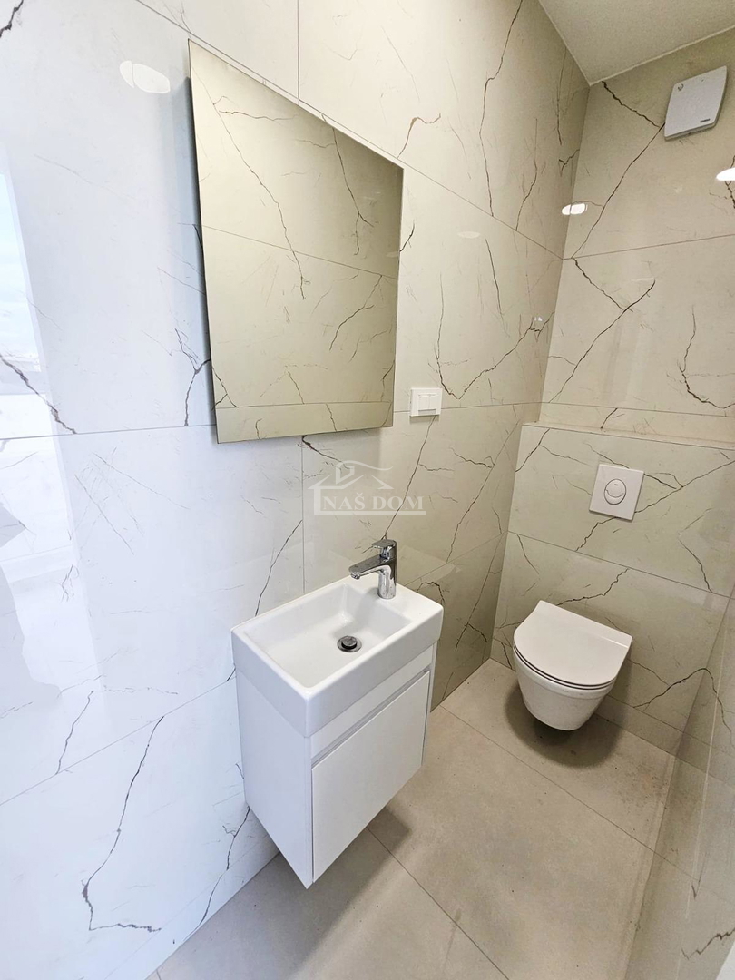 Vodice-Srima - Attico in prima fila sul mare