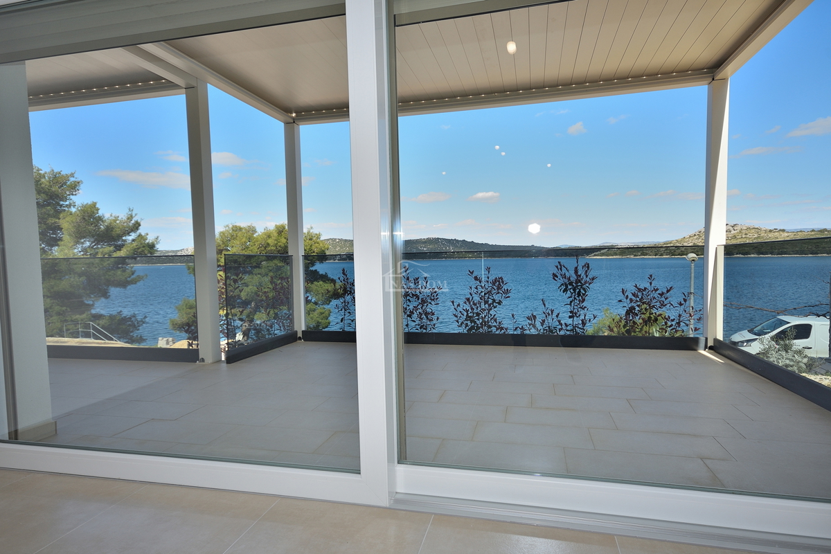 Primošten, Šparadići - PRIMO FILA SUL MARE appartamenti con vista mare